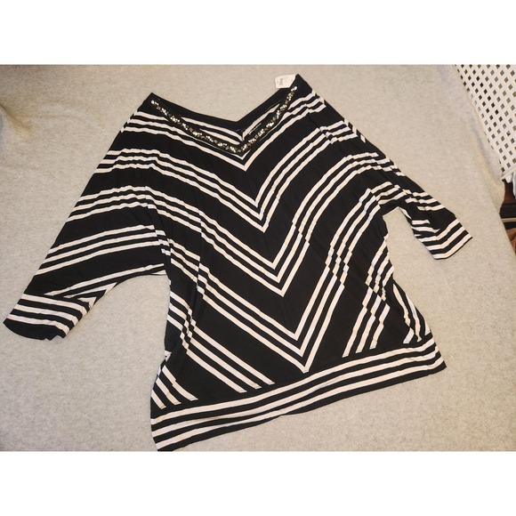 Lane Bryant Shirt Womens 26/28 Black White Chevron Embellished V-Neck Dolman - Picture 1 of 16
